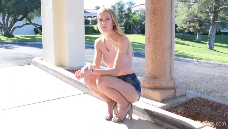 Jenni - Naughty Voyeur & Squirt Action