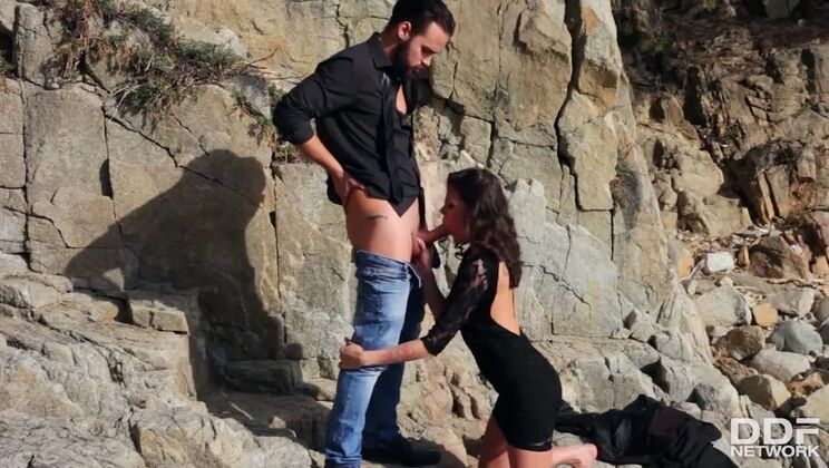[OnlyBlowjob] - Sexy Brunette Verona Sky Loves Beach Deepthroat - Verona Sky