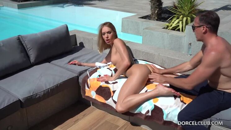 Angelika Grays Cumshot Outdoor Blowjob