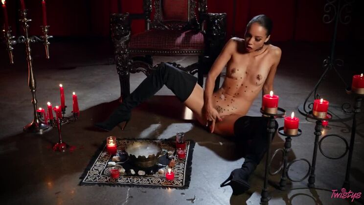 Solo Facial Fun with Ebony Babe