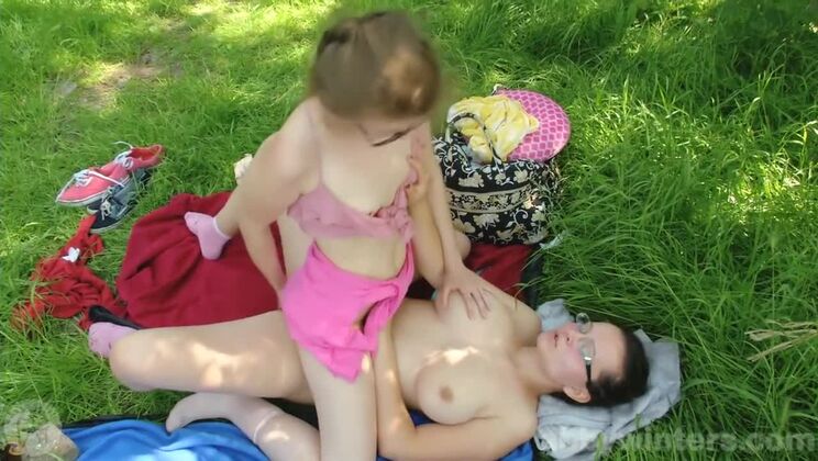 Maia Jada Lesbo Outdoor Fun in the Sun