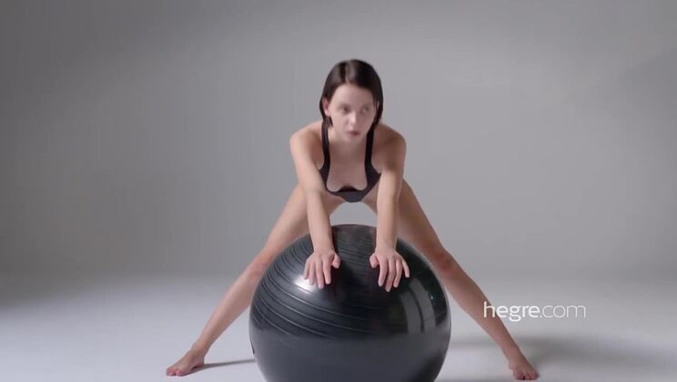 Ariel’s Naked Body - Fitness & Fun