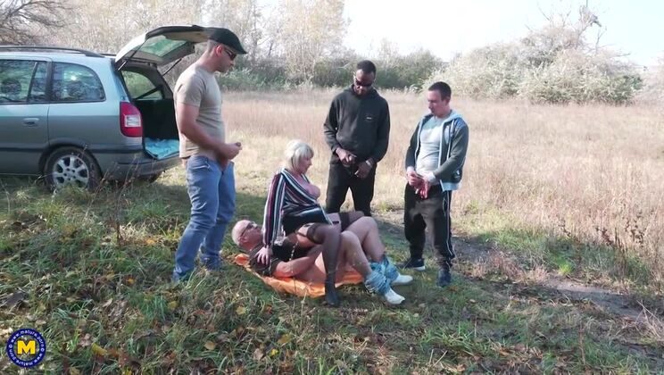 [Mature.nl] - Interracial Group Sex - Amy Meets 4 Guys