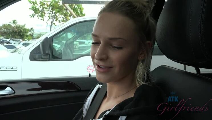 [ATKGirlfriends] - Amateur Emma Hix's Wild Beach Time - Emma Hix