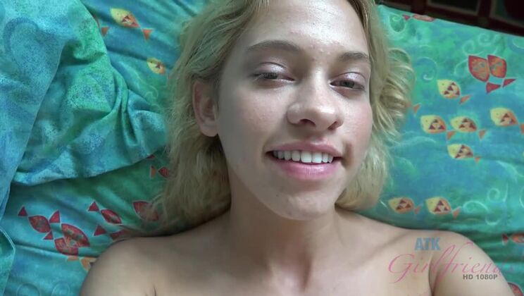 Amateur Blonde Babe Khloe's Cumshot