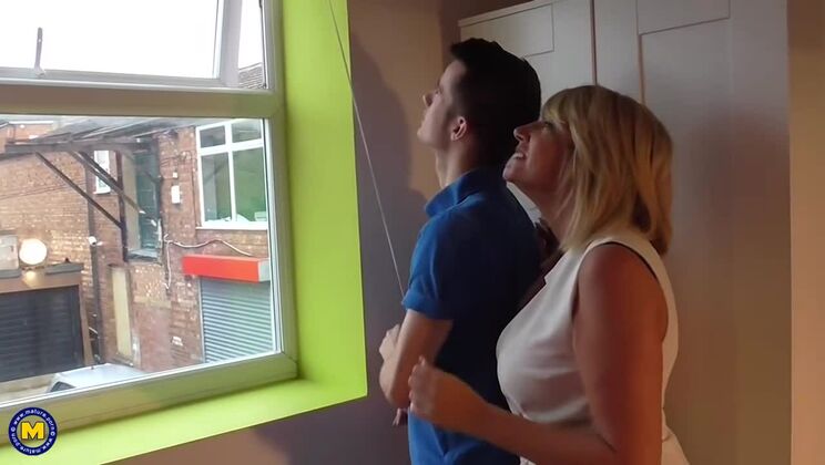 British Mature Wife Amy Sucks and Fucks