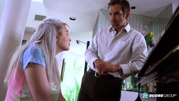 [ScoreGroup] - Handjob Expert Annie Archer Pleases Big Cock - Annie Archer