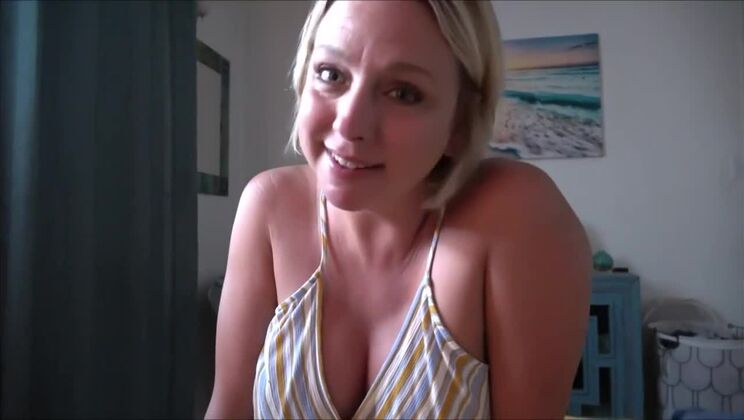 [MomComesFirst] - Taboo Affair with Mom's Friend Brianna - Brianna Beach