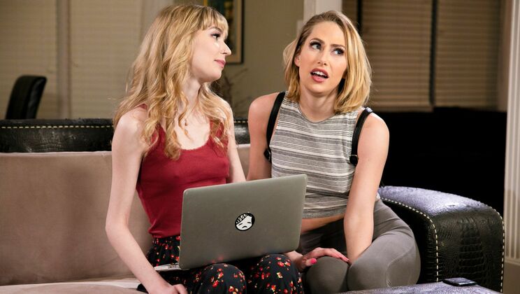 [Girlsway] - Face Sitting and Fingering with Marykate and Carter - Carter Cruise - Marykate Moss