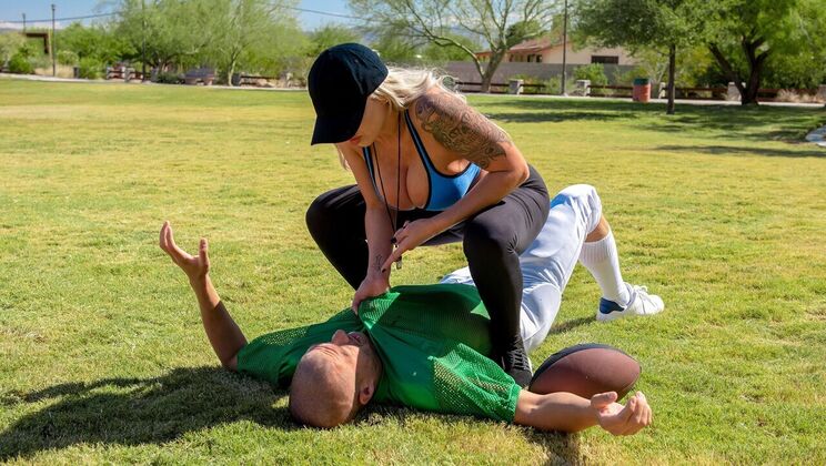 [Brazzers] - Corvus Fucks Elle Outdoor - Nina Elle - Xander Corvus