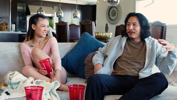 [RKPrime] - Girlfriends Play and Kiss - Lulu Chu - Leo Vice