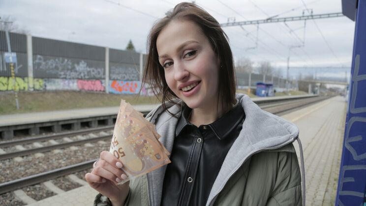 [PublicAgent] - Train Station Blowjob with Natural Tits Girl - Erik Everhard - Jessika Night