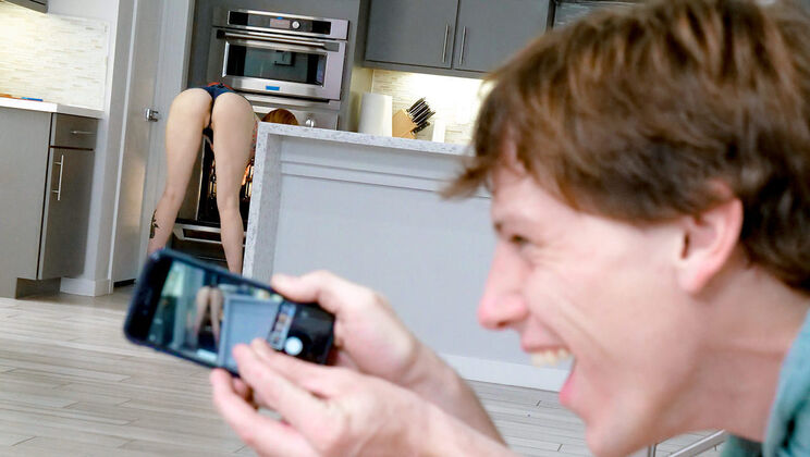 [GingerPatch] - Ginger Mom Spotted by Friend Rion King - Rion King - Lauren Phillips