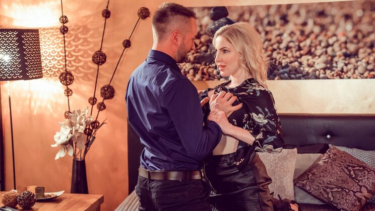 [MOMXXX] - Natural Tits Blonde Cheats with Cum on Pussy - Georgie Lyall - Alan Wake