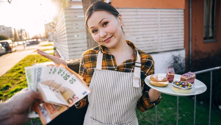 [PublicAgent] - Asian Amateur Gets Creampie Surprise