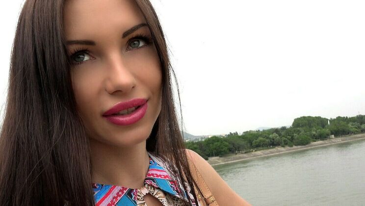 [PublicPickups] - Sasha Rose Fucks in the Open with Her Russian Looks - Sasha Rose
