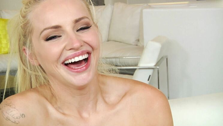 [HardX] - Petite Blonde Staci Carr BTS Action - Staci Carr