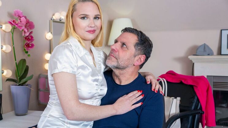 [Oldje] - Phillipe and Rebecca Get Close