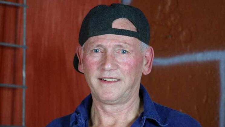 [Oldje] - Cum Swallowing Queen Wants to Help - Rachel Evans - Barry