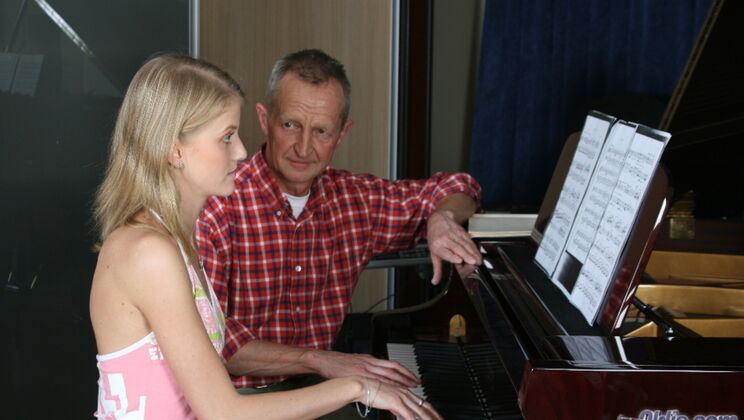 [Oldje] -  The Young Piano Student  - Katerina - Doug