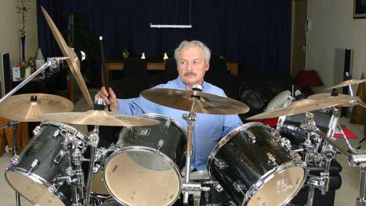 [Oldje] - Gustavo's Big Cock and Valerie's Skills - Valerie - Gustavo