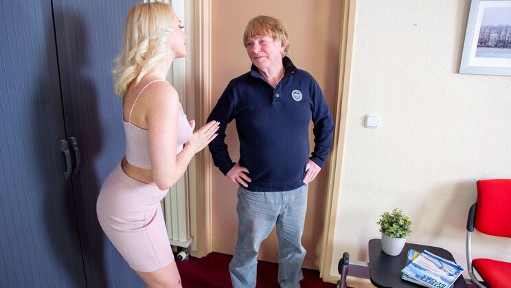 [Oldje] - Ball Licking and Kissing with a Blonde Babe - Felix - Marilyn Sugar