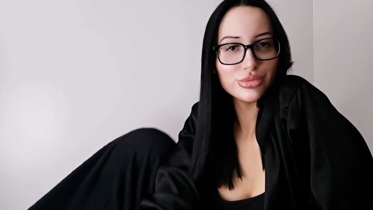 Ivona Bhabie's Big Cock Sex Toy Fun
