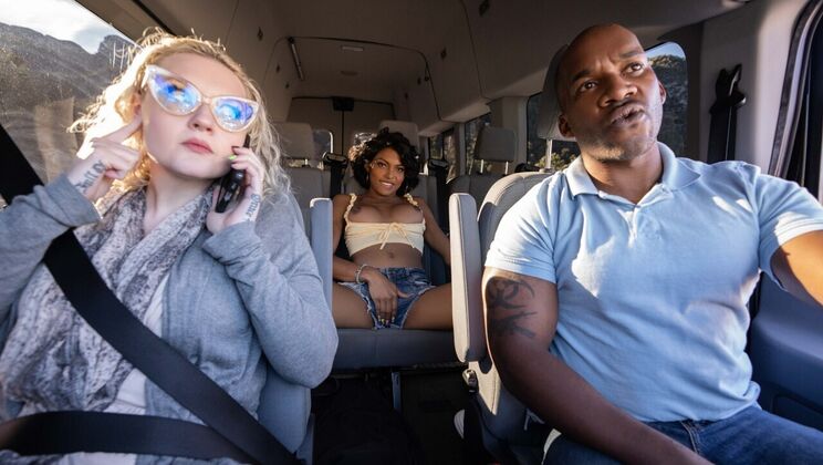 [TransAngels] - Horny Hitchhiker Gets Fucked by Smash - Lola Morena - Smash Thompson