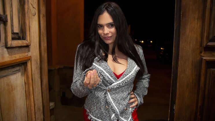 [PropertySex] - Violet Starr's Skirt Tease and Doggystyle Fuck - Violet Starr