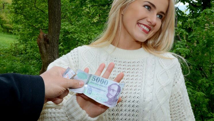 [PublicPickups] - Blonde Babe Fucking Outside - Aisha