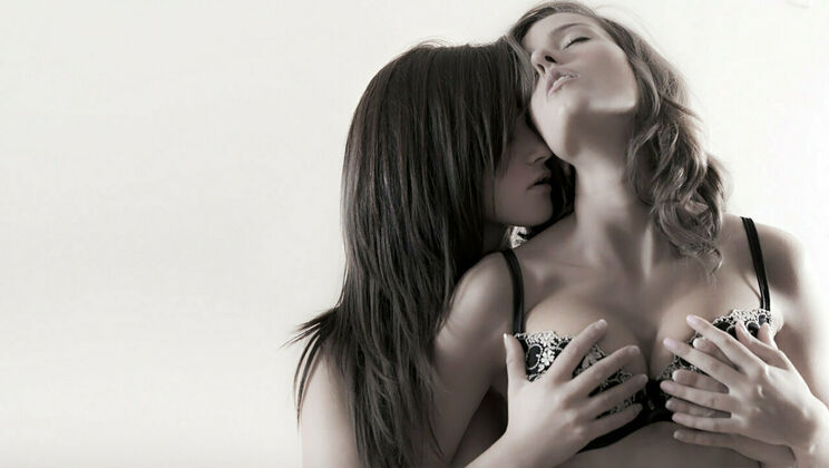 [SexArt] - Shaved Pussy Close-Up: Lesbian Masturbation & Kissing - Silvie Luca - Tess B