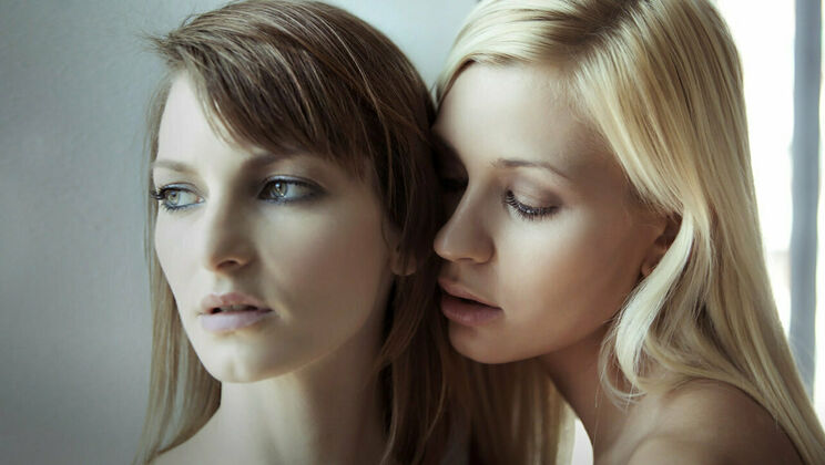 [SexArt] - Hardcore Fingering: Blonde and Brunette Lesbians Tracy and Flora - Chapter 1