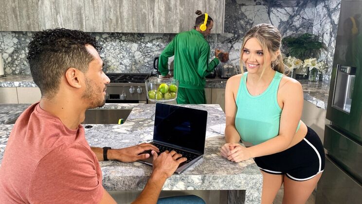 [CrazyCollegeGFs] - Reverse Cowgirl with Big Naturals - Alex Jones - Angie Faith