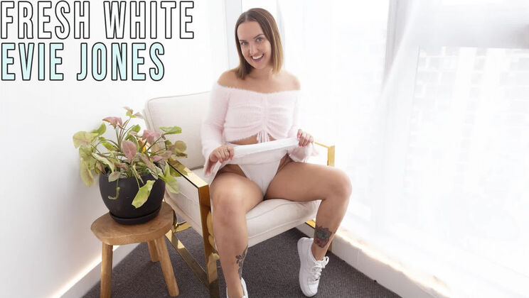 [GirlsOutWest] - Evie Jones's Solo Play: Fresh and Tempting - Evie Jones