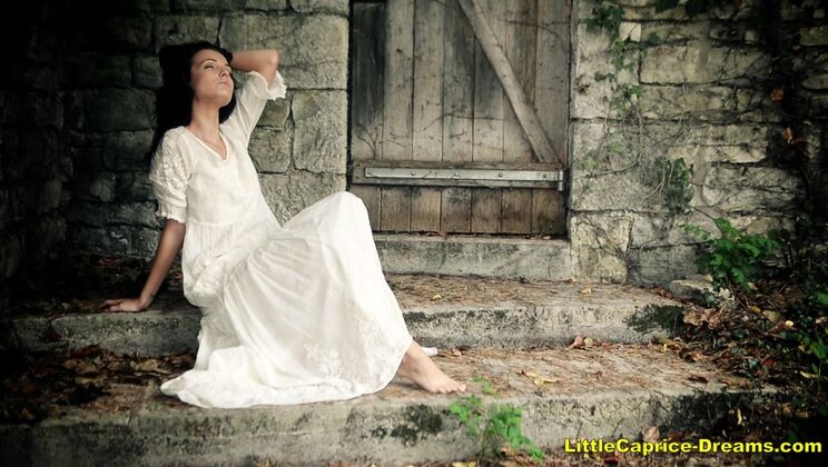 [CapriceDivas] - Solo Masturbation by Sapphira - Sapphira