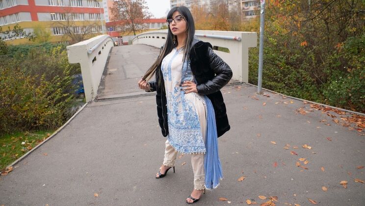 [PublicAgent] -  Ass Fingering and Spanking with Aaliyah  - denis marti - Aaliyah Yasin