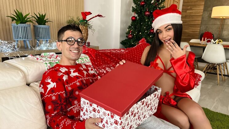 [LilHumpers] - Jordi El Niño Polla Dominates Martina in Christmas Sex - Jordi El Niño Polla - Martina Smeraldi
