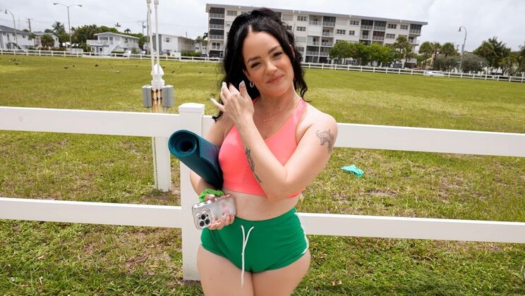 [BangBus] - Sexy Girl Got Ass