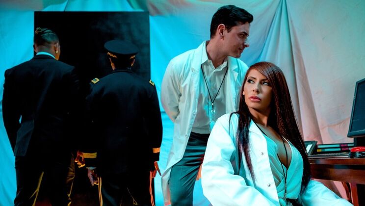 Muscular Man Fucks Brunette With Trimmed Pussy Hard