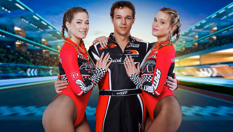 [StepSiblings] - Blonde Lesbian Duo Chloe & River Suck Cock Together - 2 Girl BJ - River Lynn - Jayden Marcos - Chloe Rose